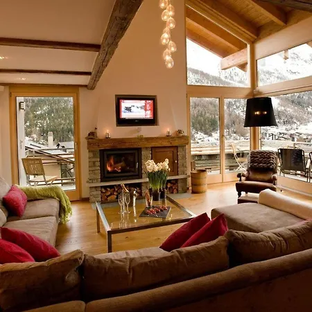 Panorama Chalet With Views To The Glaciers And The Dom Holiday home